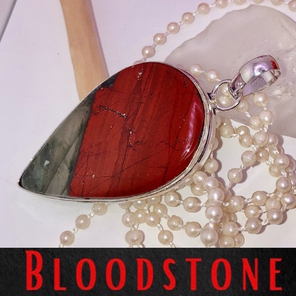 Divine Bloodstone Gemstone Chunky Handmade Pendant - Picture 2 of 5